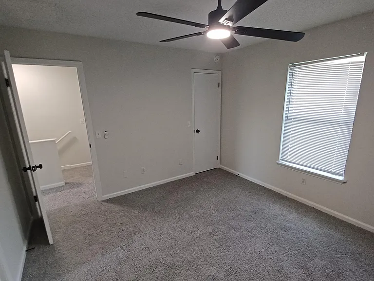 1201 Douglas St #4 — Photo 21