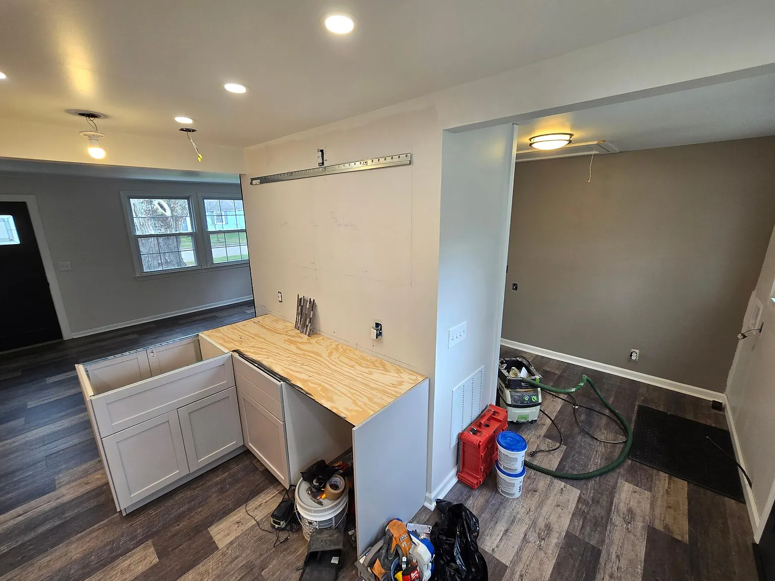 3 bed, 1106 sqft, $2,280 — Photo 4