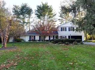 7720 Greentree Rd, Bethesda, MD 20817