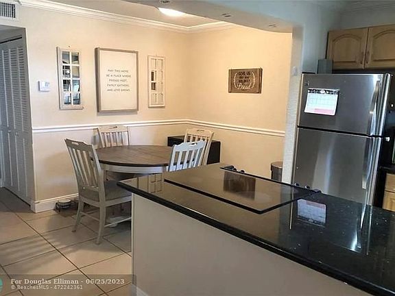4th image of 2860 NE 14th St #402D