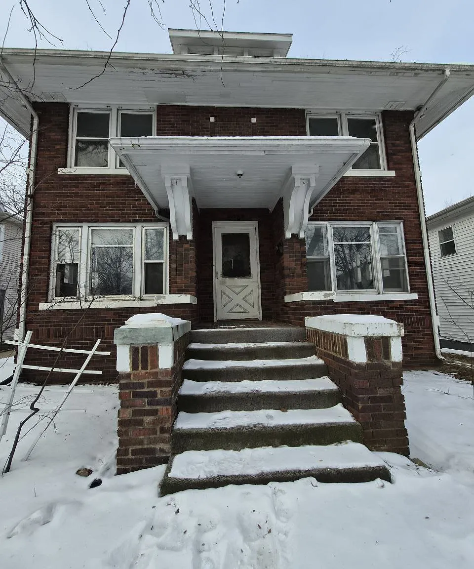 3 bed, 2.5 bath, 1450 sqft, $1,100 — Photo 1