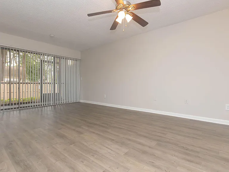 Westwood Crossing — Photo 33