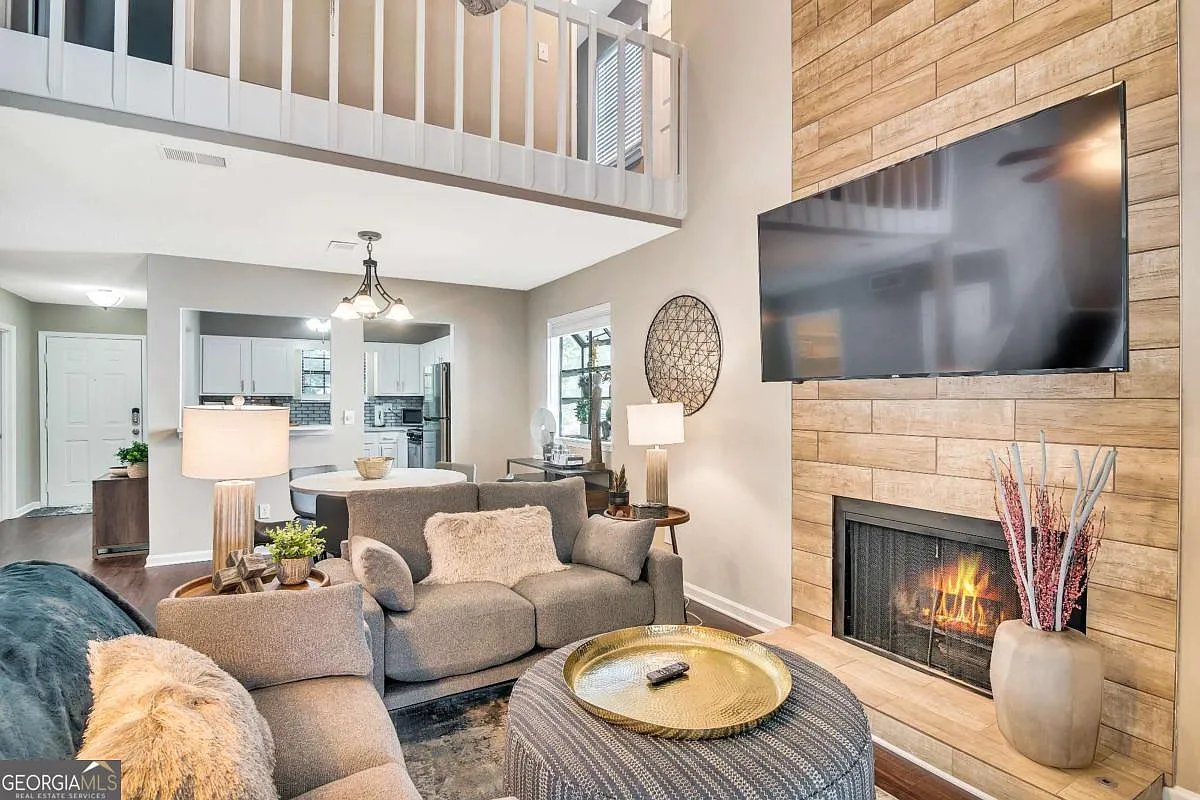 2 bed, 1.5 bath, $3,550 — Photo 4