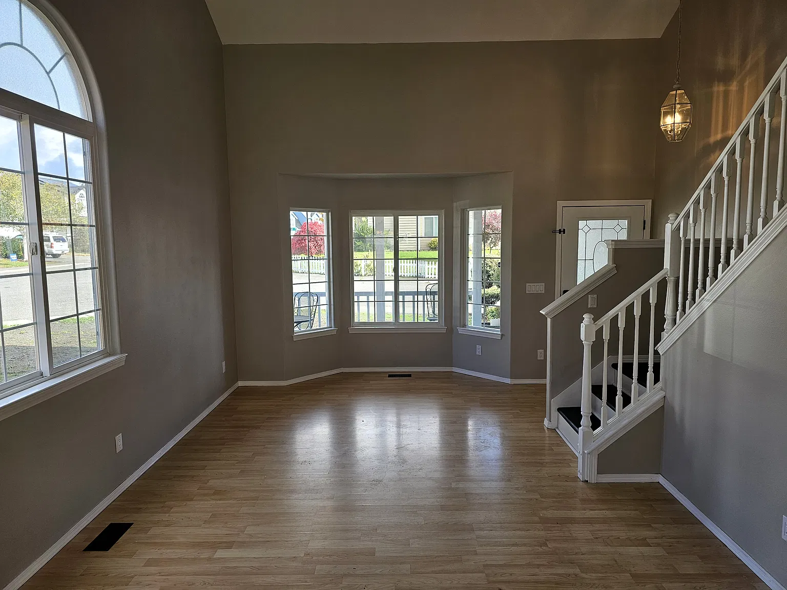 3 bed, 2.5 bath, 1598 sqft, $2,850 — Photo 2
