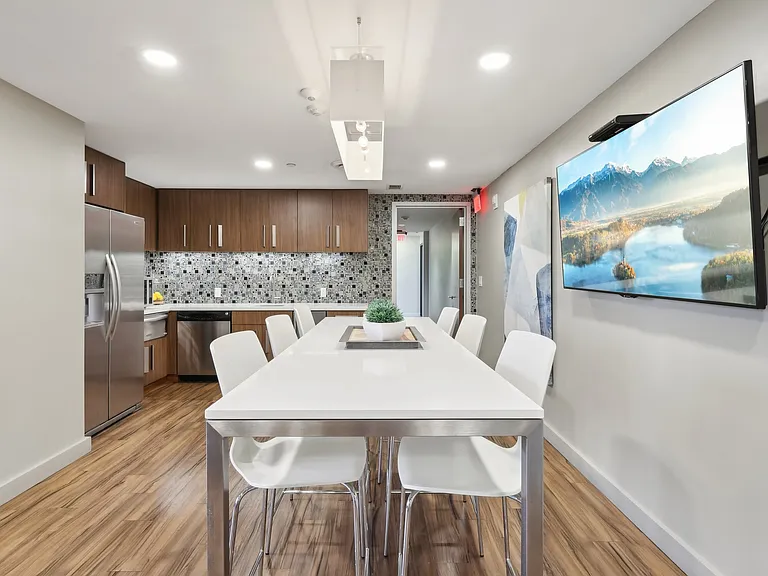 City View Apartments — Photo 12