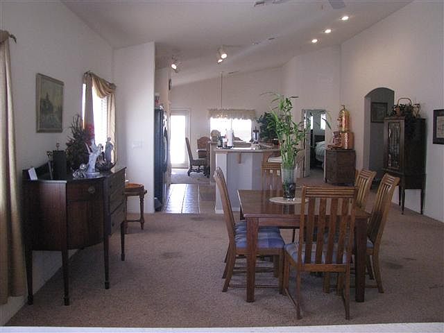 FORMAL DINING