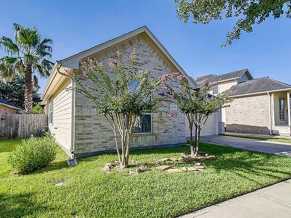2nd image of 21634 Shallow Glen Ln