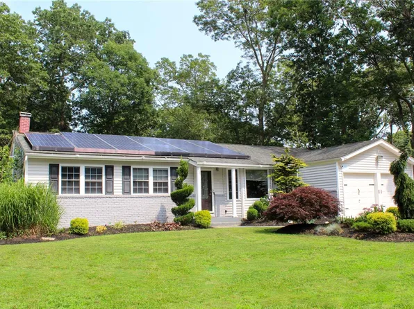 11 Arlington Avenue, Selden, NY 11784