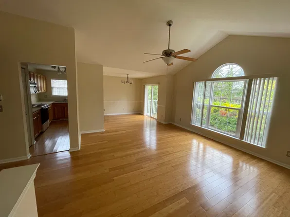 1906 Flagstone Cir, Rochester, MI