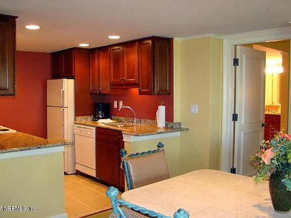 3rd image of 262/3 Sandcastles Ct