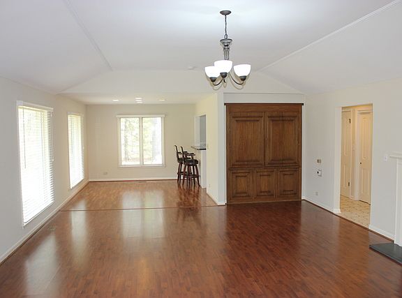 4th image of 27W781 Swan Lake Dr