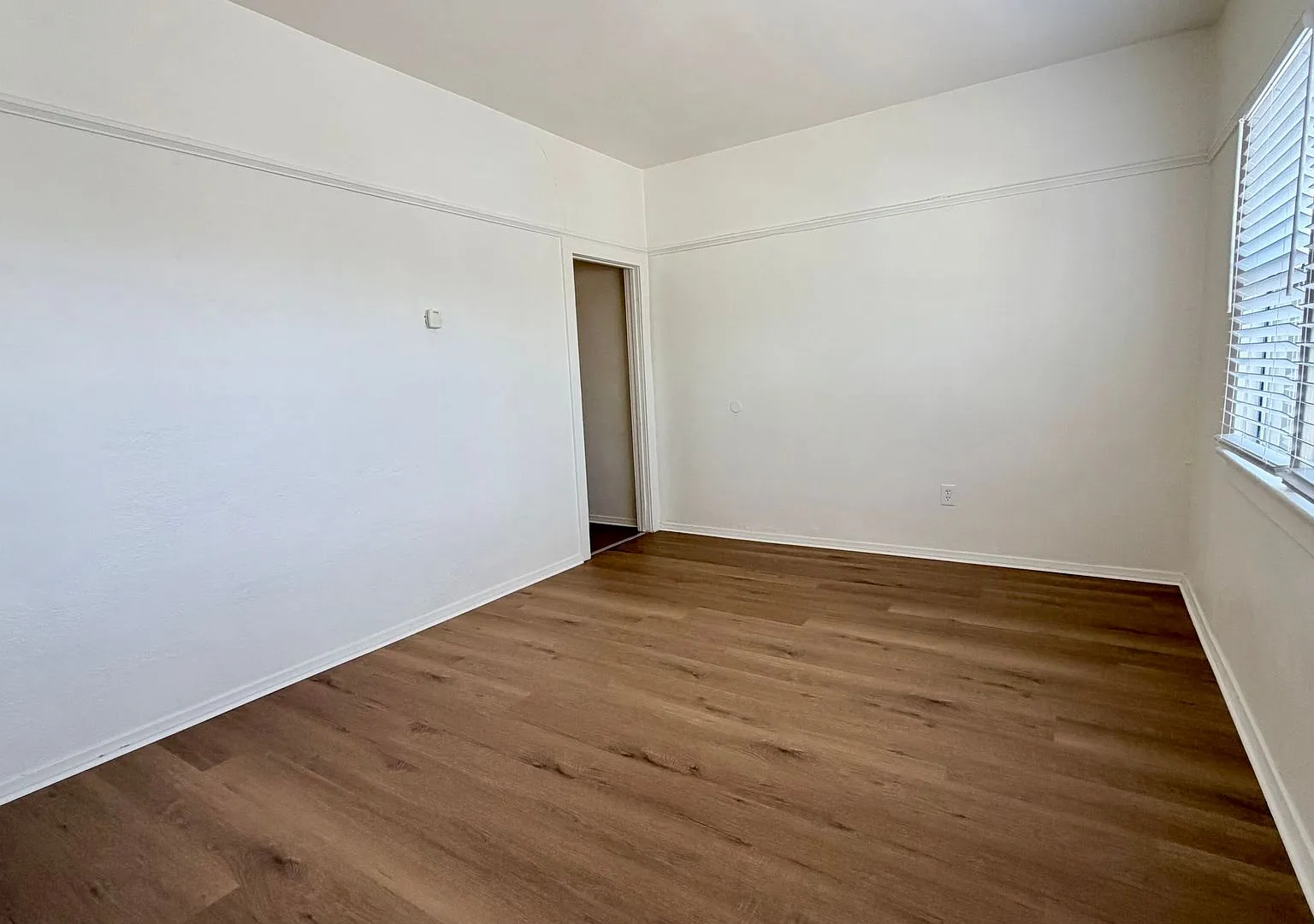 3890 Logan Ave — Photo 3