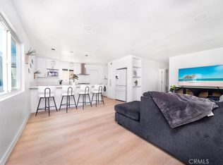 1011 W Myrtle St, Santa Ana, CA 92703