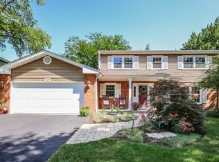 1443 Kings Ct, Naperville, IL 60563