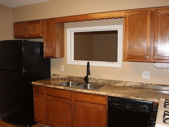 3rd image of 98 Tulip Grove Cir APT 11
