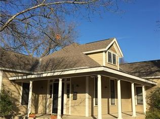 225 Austin St, Grapevine, TX 76051