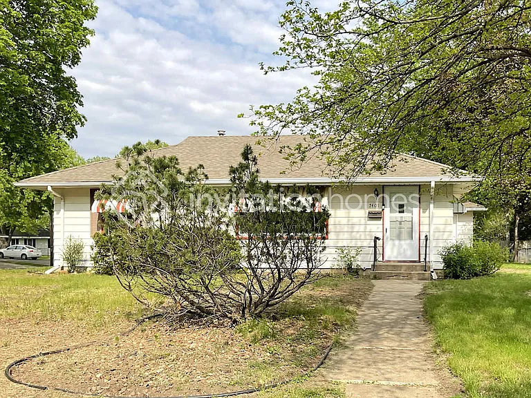 7401 Elliot Ave S — Photo 1