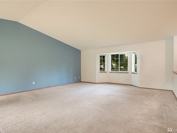 3rd image of 8725 Boxwood Ct SE