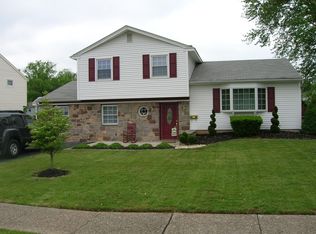 1016 Oakwood Dr, Warminster, PA 18974