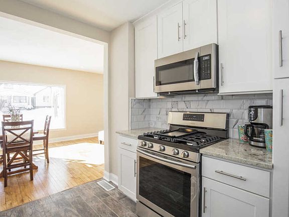 4th image of 6210 W Stevenson St