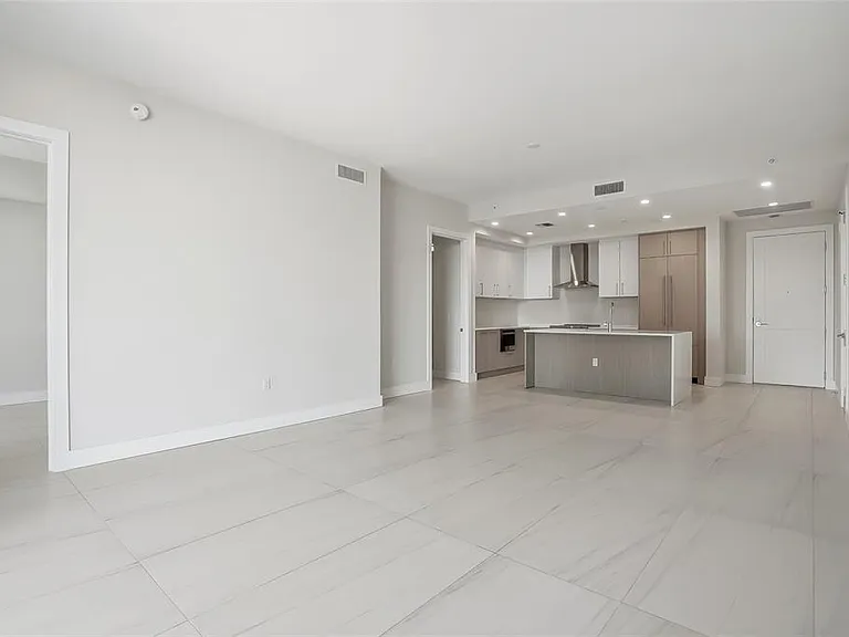 275 1st Ave S #1008 — Photo 20