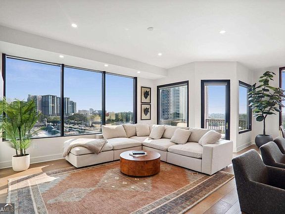 2nd image of 2828 Peachtree Rd NW APT 1002