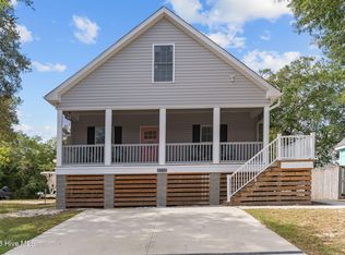 101 SW 28th St, Oak Island, NC 28465