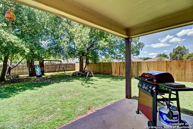 3 bed, 2.5 bath, 2021 sqft, $2,295 — Photo 4