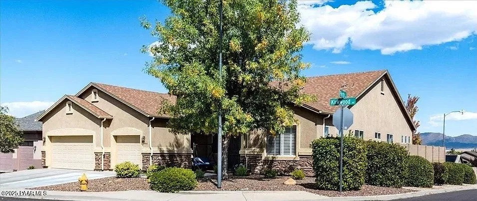 4 bed, 2599 sqft, $4,895 — Photo 1