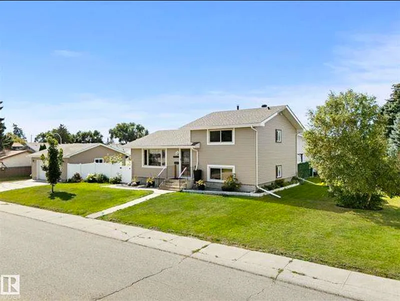 4 bed, 2.0 bath, $2,500 — Photo 1