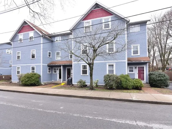 79 Duke St Unit 2, East Greenwich, RI 02818