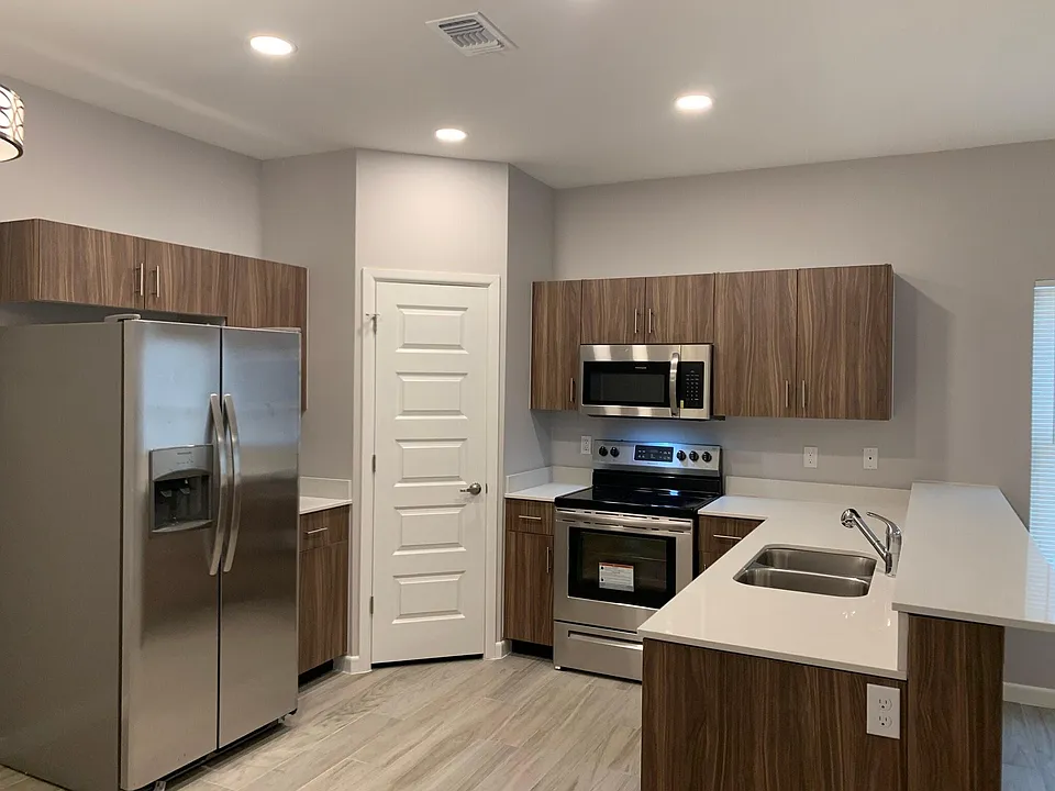 1617 W Broome St #2