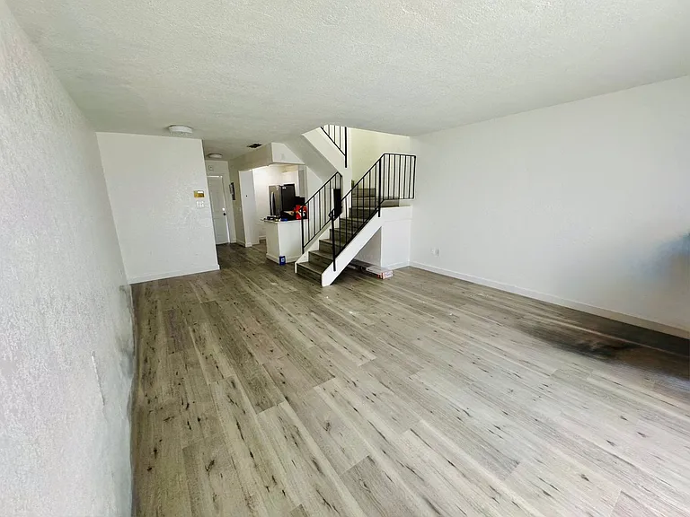 8650 SW 67th Ave #1045 — Photo 8