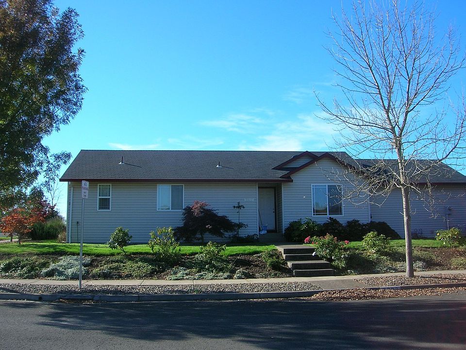 View of the front of the house