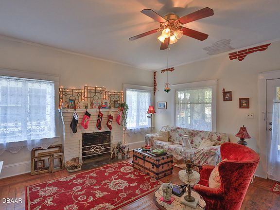 4th image of 215 Fairview Ave