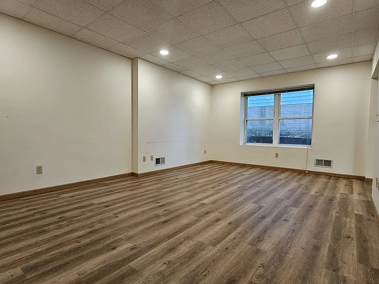 925 N Booth St — Photo 1