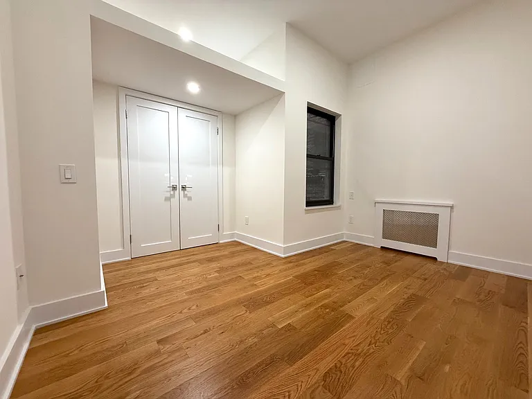 130 E 93rd St #5S — Photo 4