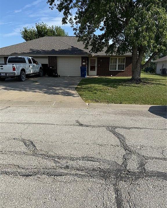 1st image of 1117-19 SW Ephraim Dr