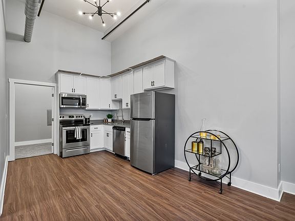 4th image of 905 Bingham St APT 1