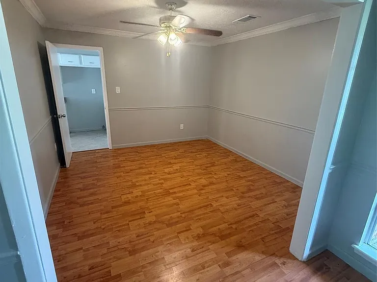 403 Brandywyne Dr — Photo 3