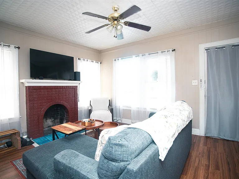 3229 Wisconsin St — Photo 8