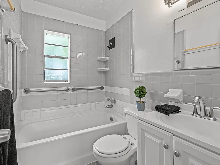 20 Rollins Ave — Photo 10