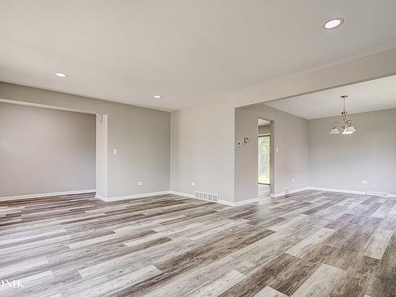 4th image of 15141 Hollyhock Ct