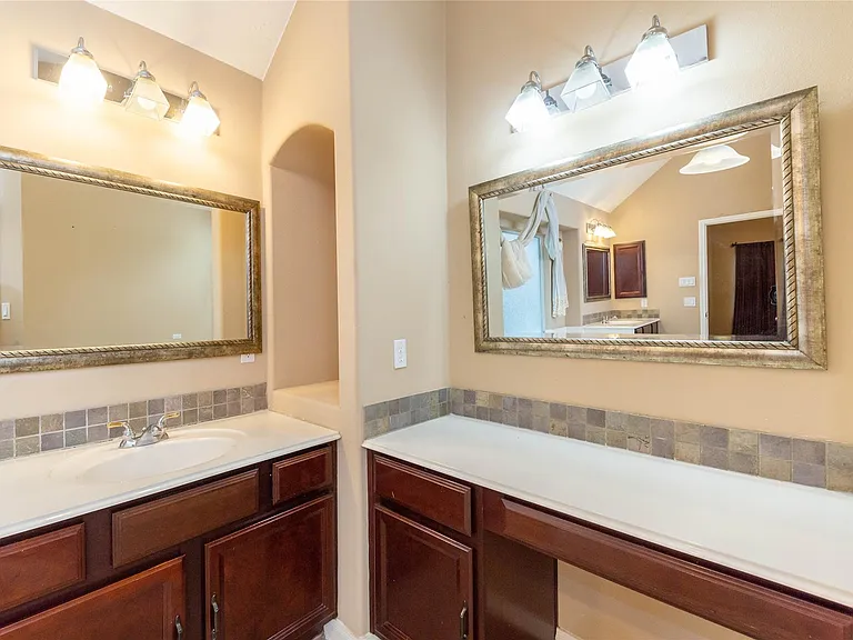 2201 Signal Hill Dr — Photo 34