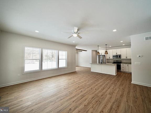 4th image of 22037 Bunting Rd