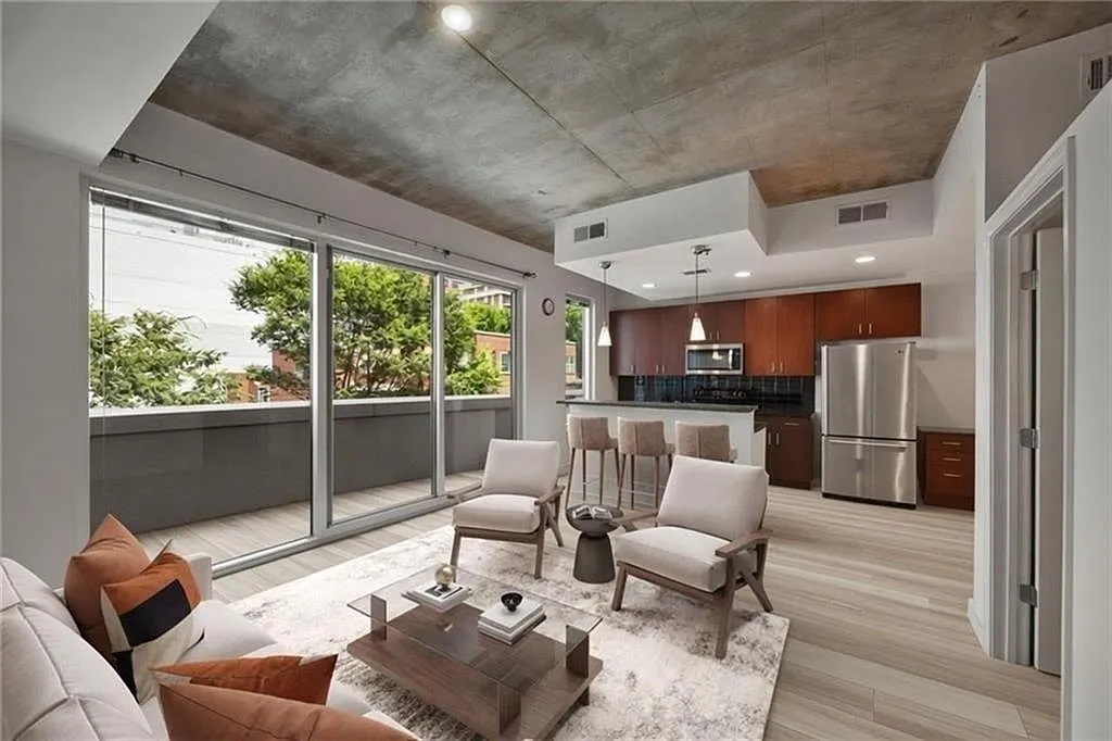 1 bed, 1.0 bath, 768 sqft, $1,950 — Photo 2