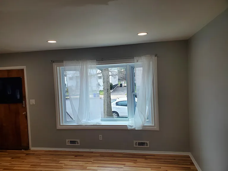 527 Oak St — Photo 5