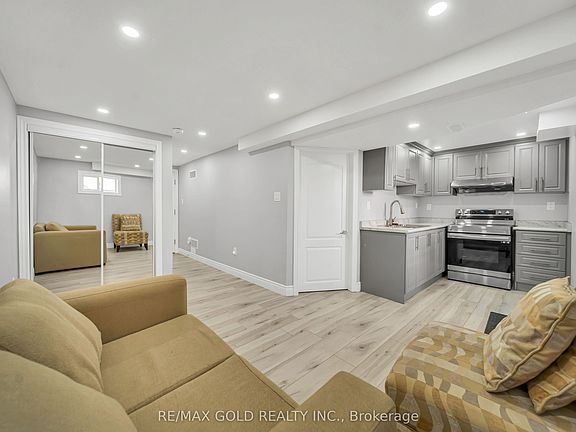 5th image of 70 Glenmore Cres #Basement