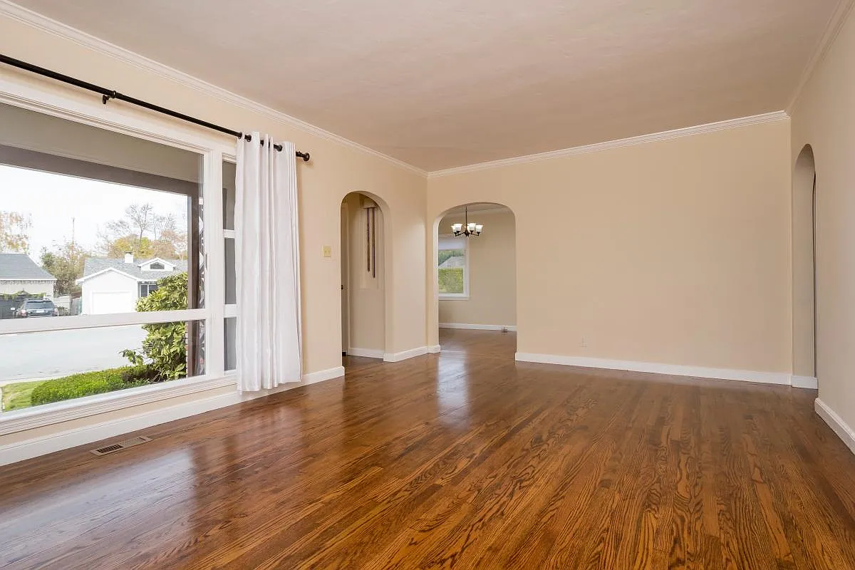 Living Room - 1109 Hamilton Ln