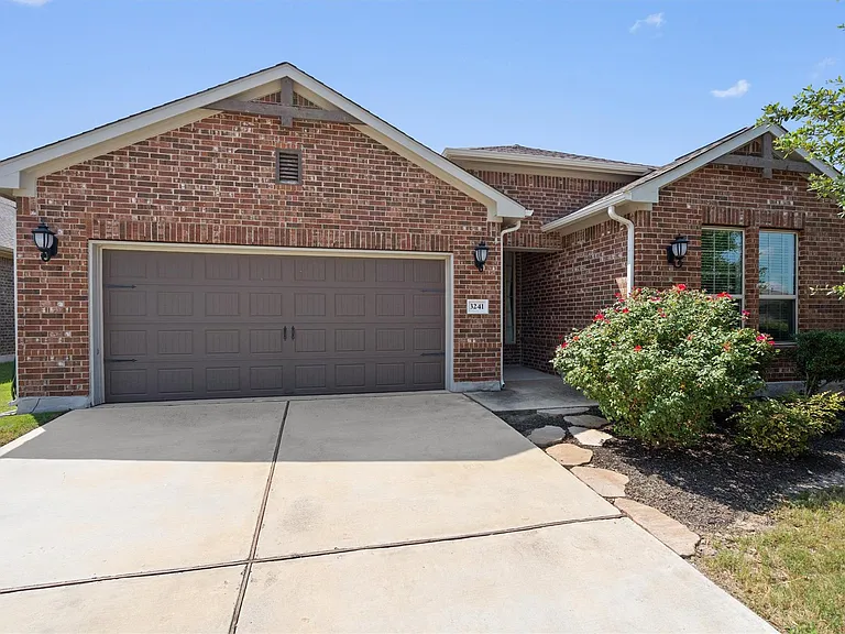 3241 Aurelia Ln — Photo 6